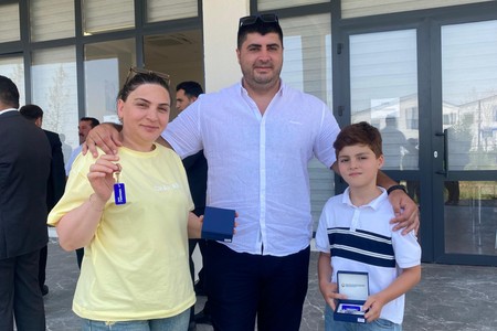 Növbəti köç karvanı Kəngərli kəndinə çatıb: 43 ailəyə evlərinin açarları təqdim edilib - YENİLƏNİB