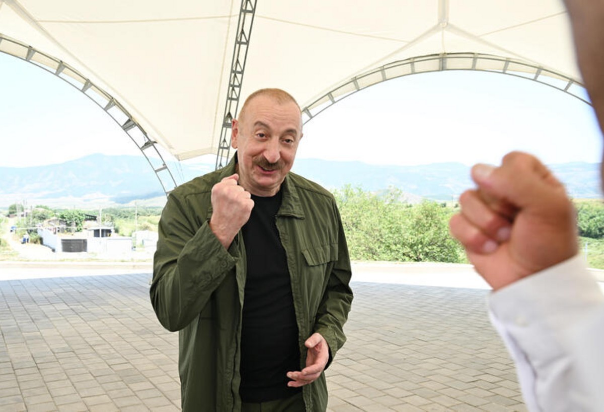 Prezident İlham Əliyev: Ədaləti təmin etmək üçün gərək gücün və yumruğun olsun