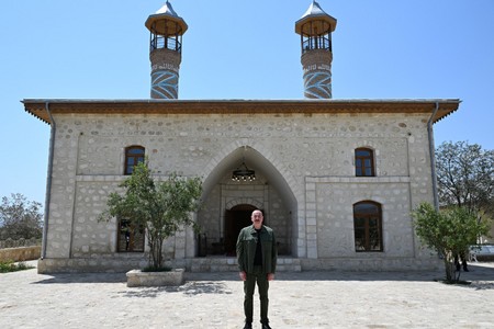 Prezident Ağdamın Qiyaslı kəndində tarixi məscidin binasının bərpadan sonra açılışında iştirak edib