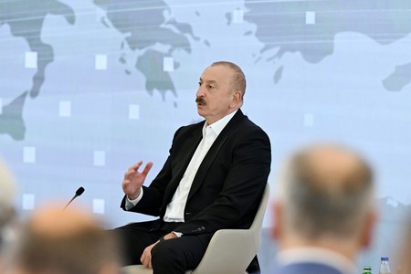 İlham Əliyev: Zəngəzur dəhlizinin ötürücülük qabiliyyəti ilkin mərhələdə 15 milyon ton həcmində qiymətləndirilir