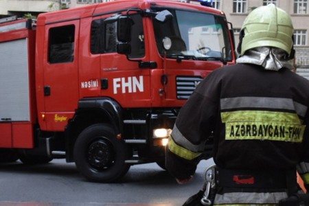 Sumqayıtda binada yanğın olub, zəhərlənən 21 nəfər xəstəxanaya aparılıb