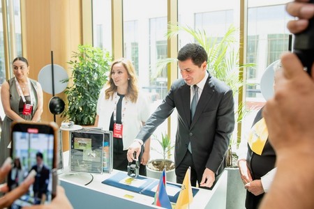 Milli mətbuatın 150 illiyinə həsr olunmuş poçt markası dövriyyəyə buraxılıb