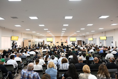 Hərbi cinayətlər törətməkdə təqsirləndirilən erməniəsilli şəxslərin məhkəməsi davam edib