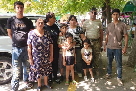 Növbəti köç karvanı Həsənriz kəndinə çatıb, açarlar təqdim olunub - YENİLƏNİB