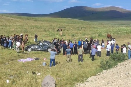Laçında avtomobil aşıb, ölənlər var