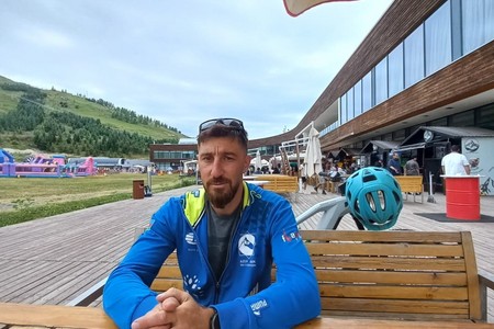 Kənddə kələ-kötür yollarda velosiped dərsləri: İstərdim ki, bu idman növü başqa bölgələrdə də inkişaf etsin - MÜSAHİBƏ