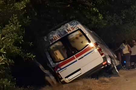 Lənkəranda təcili tibbi yardım avtomobili qəzaya uğrayıb