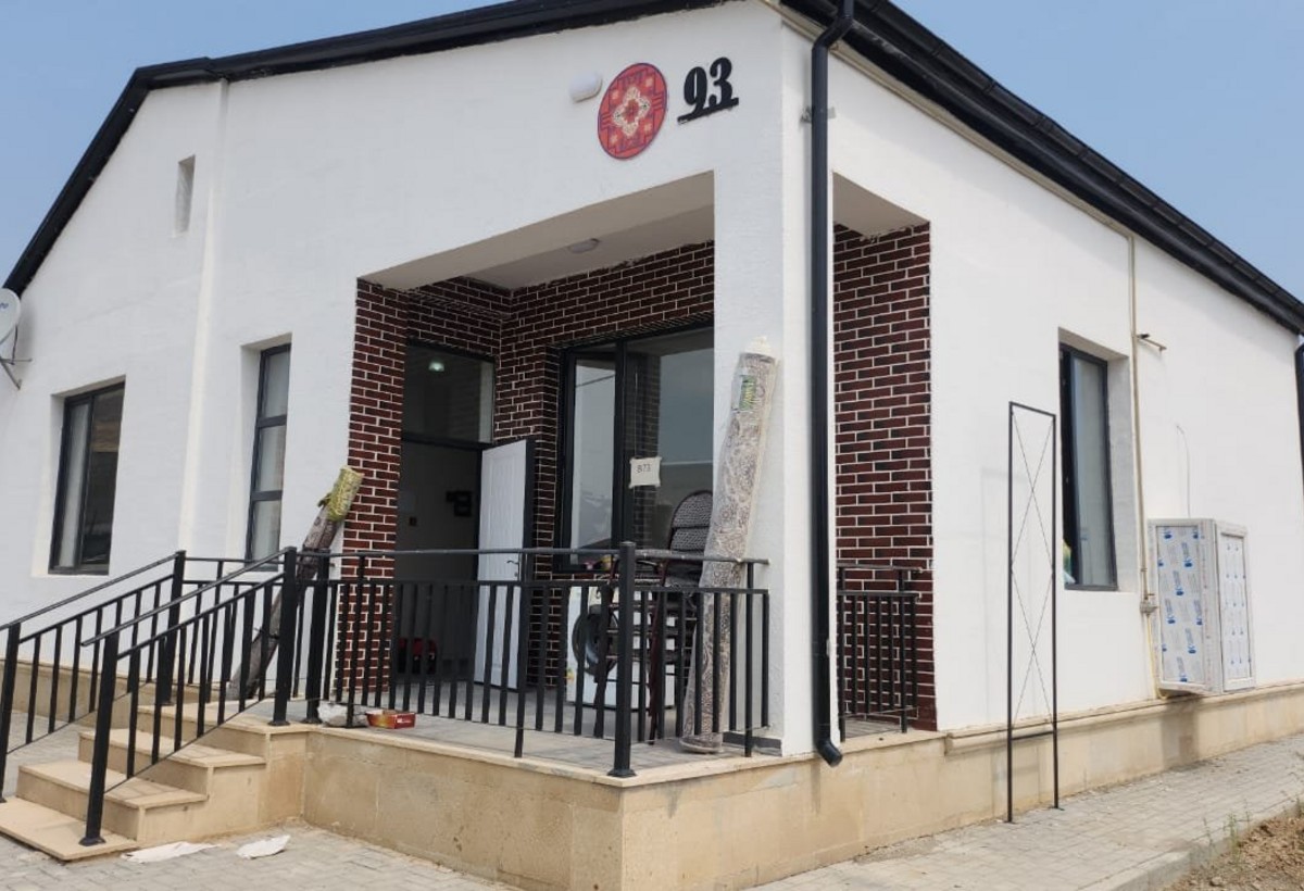 Köç karvanı Ağdamın Xıdırlı kəndinə çatıb, açarlar təqdim olunub - YENİLƏNİB