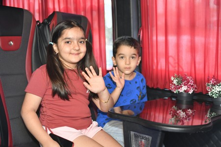 Köç karvanı Xıdırlı kəndinə çatıb, açarlar təqdim edilib - YENİLƏNİB