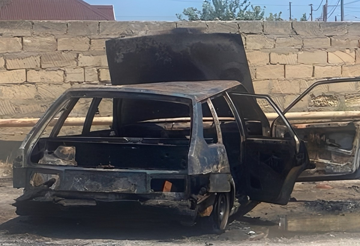 Bakıda avtomobili qəsdən yandıran şəxslər saxlanılıblar