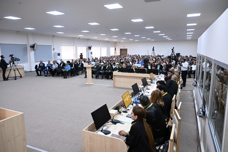 Ermənistan silahlı qüvvələrinin hücumları nəticəsində yaralanmış, mina qurbanı olmuş, evləri dağılmış şəxslər məhkəmədə ifadə veriblər