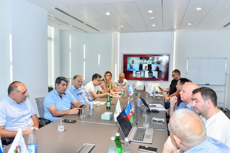Bakı və regionlardakı şahmat məşqçiləri ilə görüş keçirilib