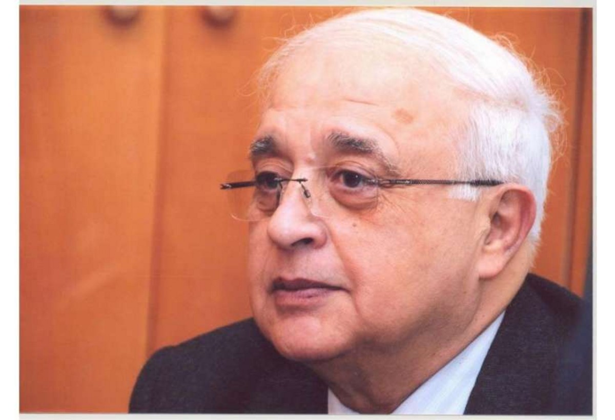 Elçin Əfəndiyev vəfat edib
