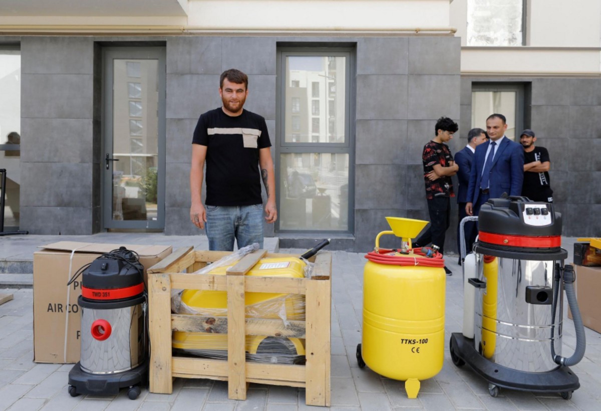 Füzuli şəhərinə köçürülmüş 53 sakinə özünüməşğulluq proqramı üzrə aktivlər təqdim edilib