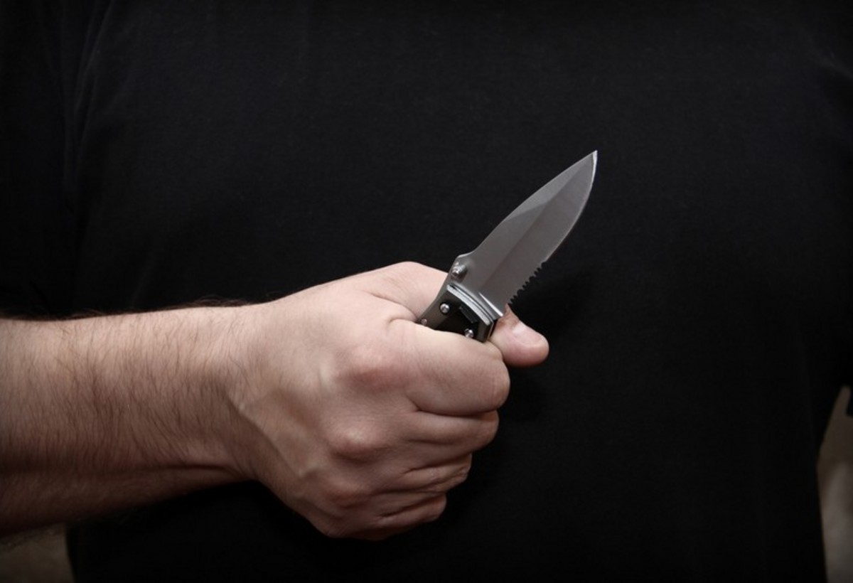 Qubada kişi bıçaqlandı: Şübhəli qohumudur
