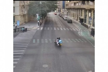 Avtoxuliqanlıq edən motosiklet sürücüsü həbs edilib - Video