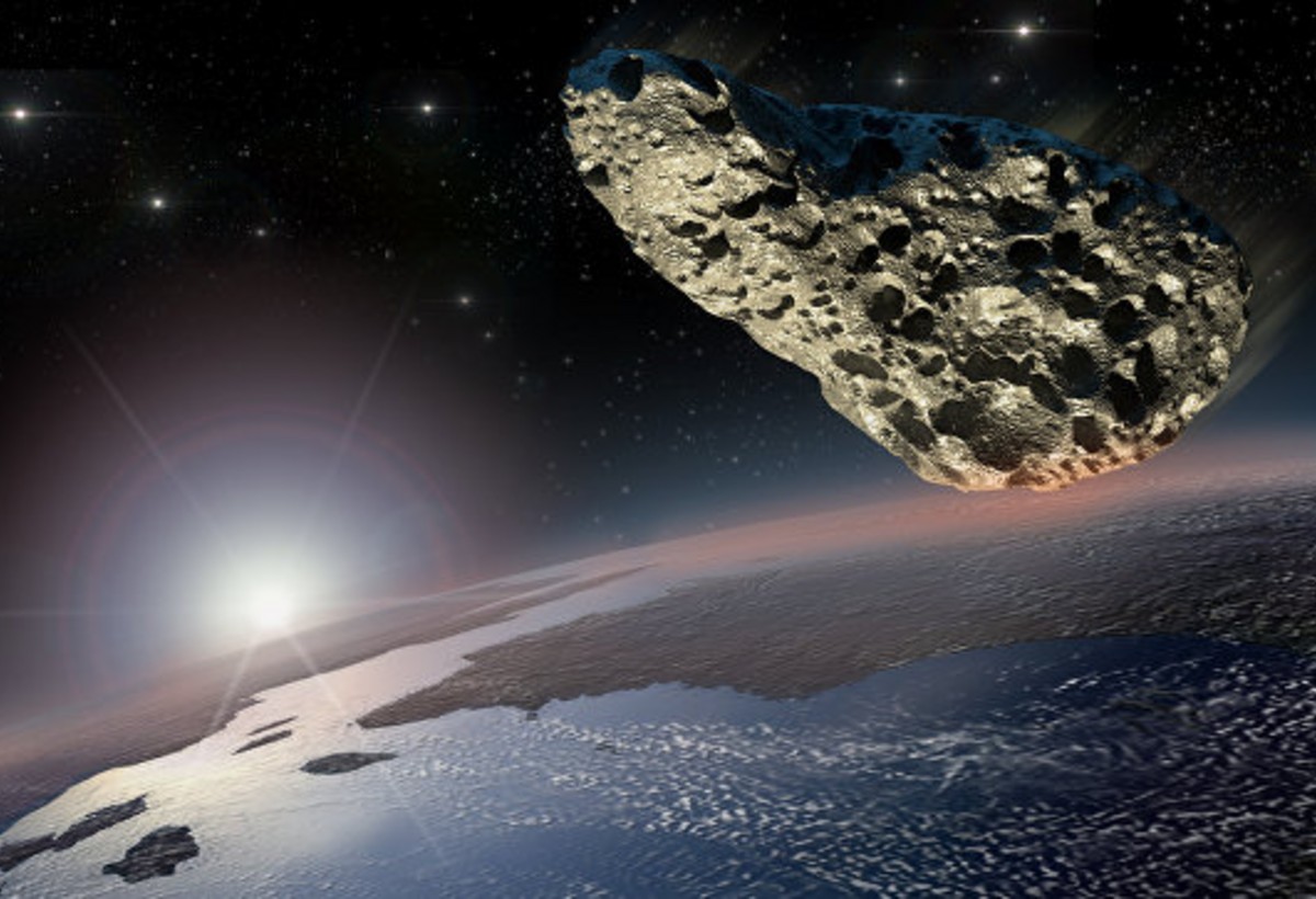 Yerin yaxınlığından nəhəng asteroid keçib