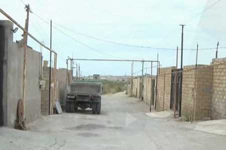 Hər gün 300-400 metr məsafə qət edib zibil qablarına çata bilirik - ŞİKAYƏT