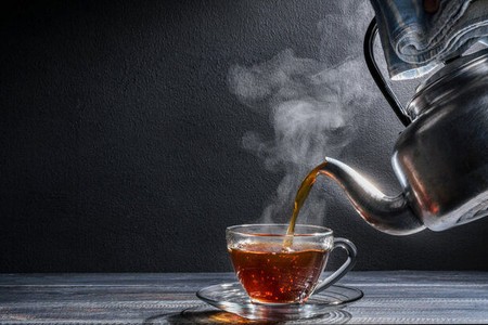 Qaynar çay xərçəngə səbəb olur -  Həkimlər optimal temperaturu açıqladı