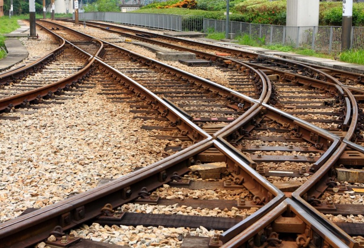 Yevlaxda avtomobil dəmir yolu kranı ilə toqquşdu, ölən var