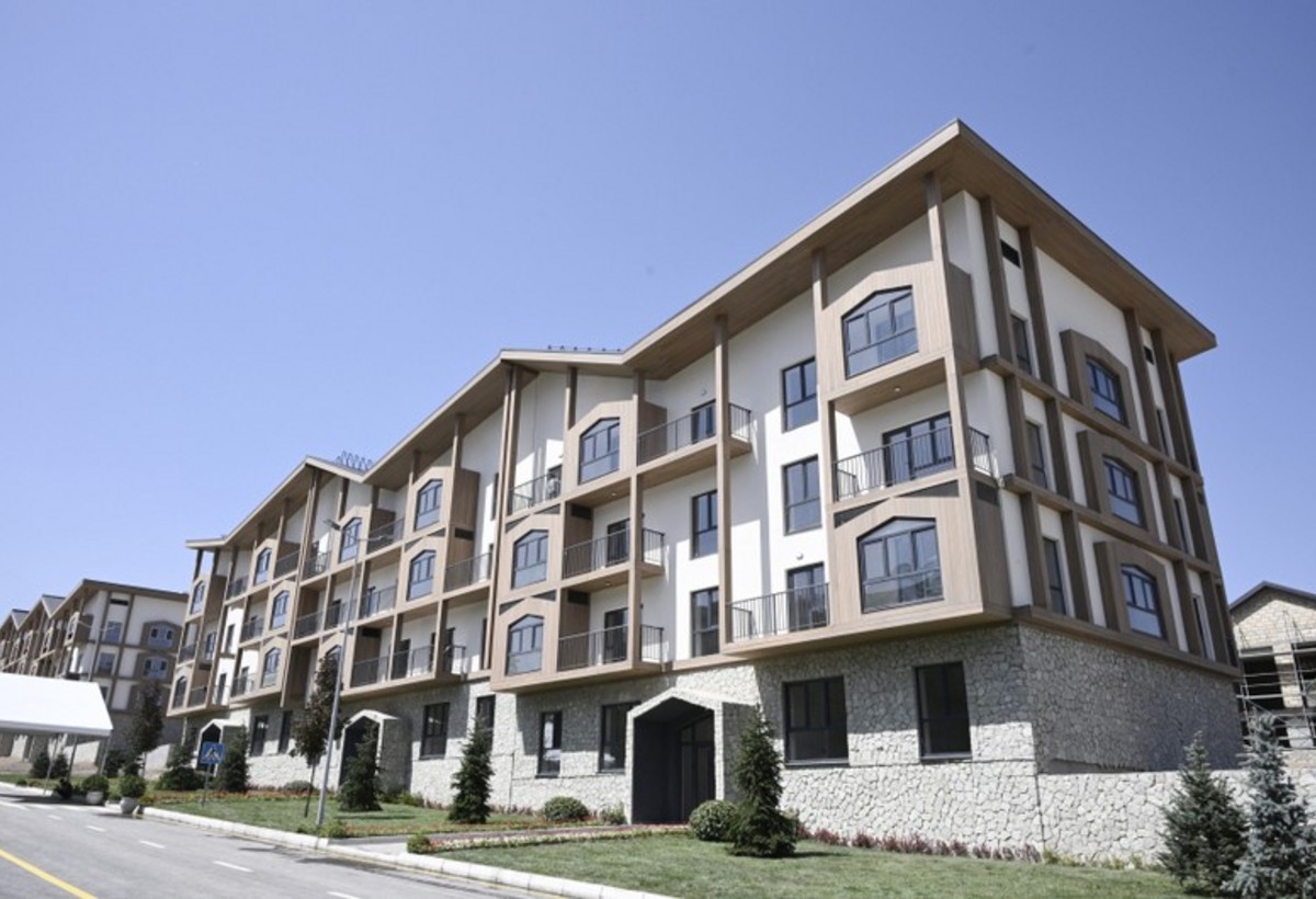 Kəlbəcər şəhərində 4-cü yaşayış kompleksinin təməli qoyulub