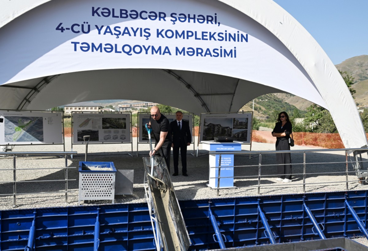Kəlbəcər şəhərində 4-cü yaşayış kompleksinin təməli qoyulub - YENİLƏNİB