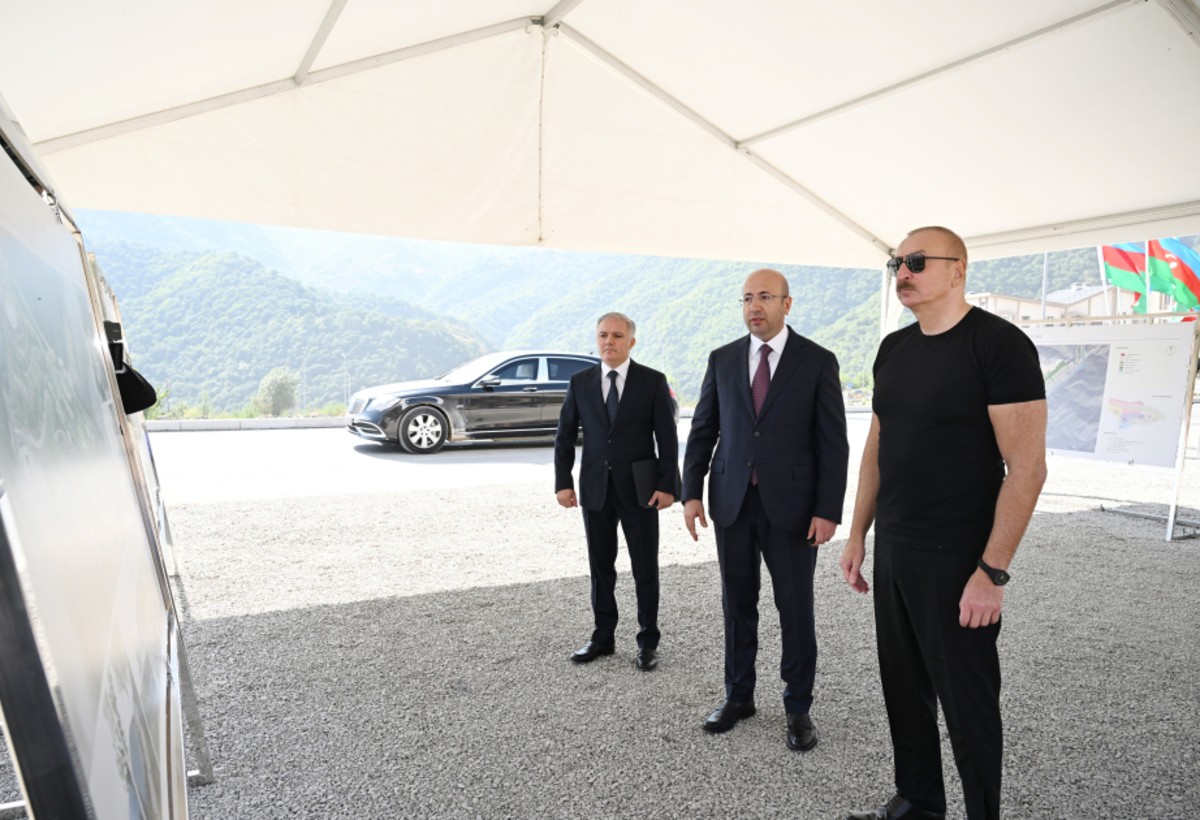 Prezident İlham Əliyev Kəlbəcər şəhər parkının təməlini qoyub - YENİLƏNİB