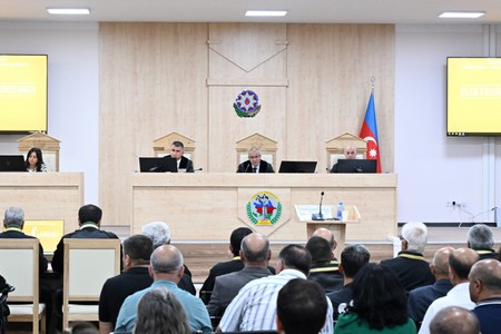 Məcburi köçkün düşən, yaralanan, girovluqda işgəncələrə məruz qalmış şəxslər məhkəmədə ifadə veriblər