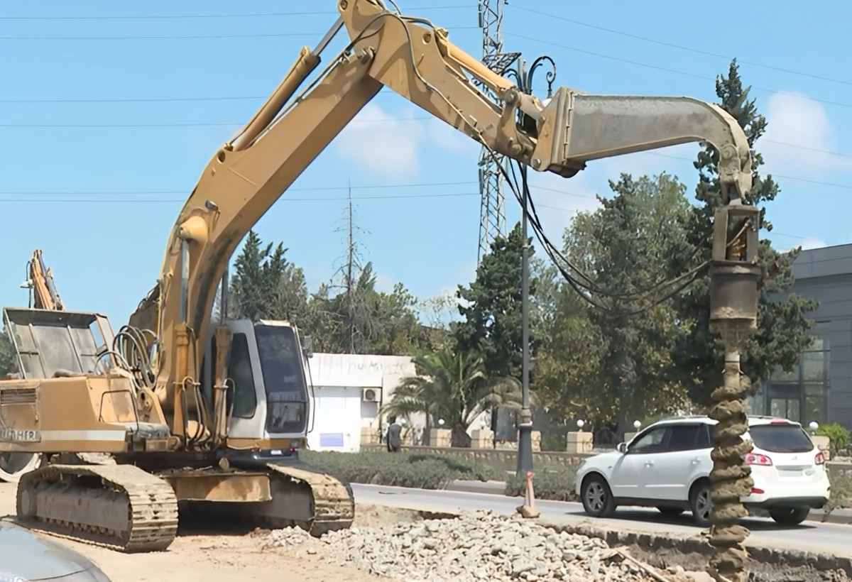 Bakıda yol təmiri aylarla bitmir - sürücülər narazıdır