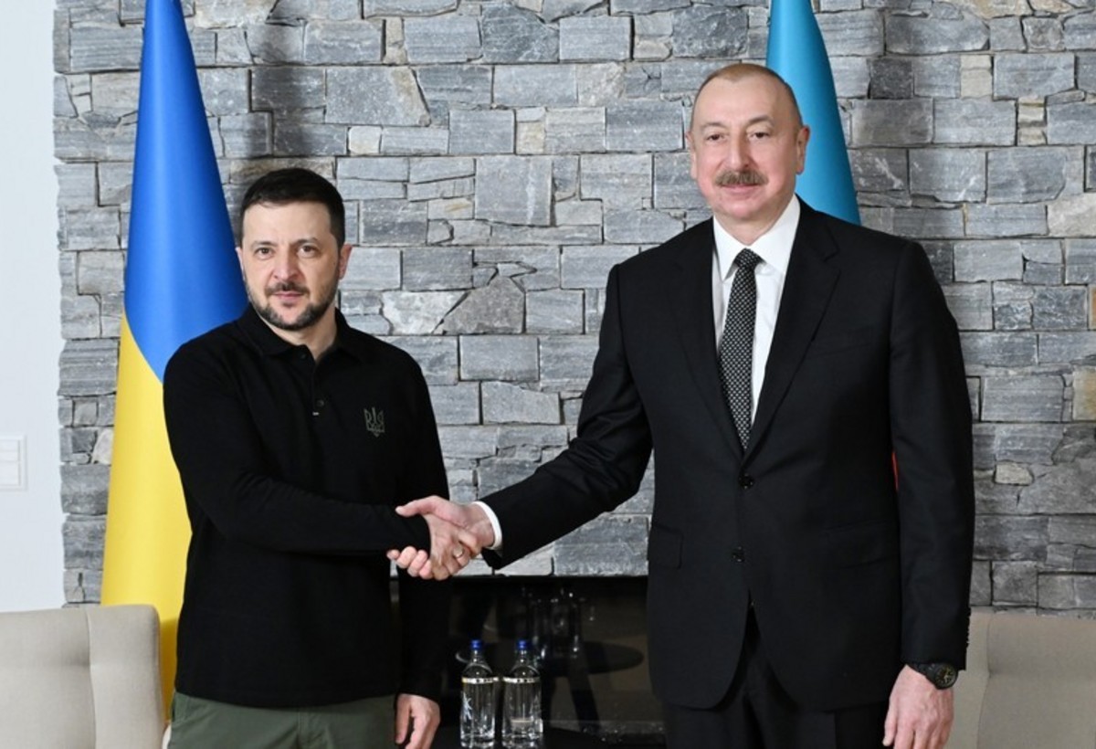 Prezident İlham Əliyev Volodimir Zelenskini təbrik edib