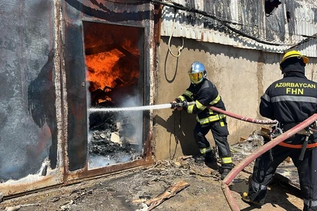 “Sədərək”də yanğınla əlaqədar polis cəlb edilib, yolda sıxlıq yaranıb