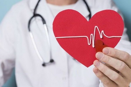 Ürək sağlamlığı üçün necə qidalanmaq lazımdır? - Kardioloqdan açıqlama