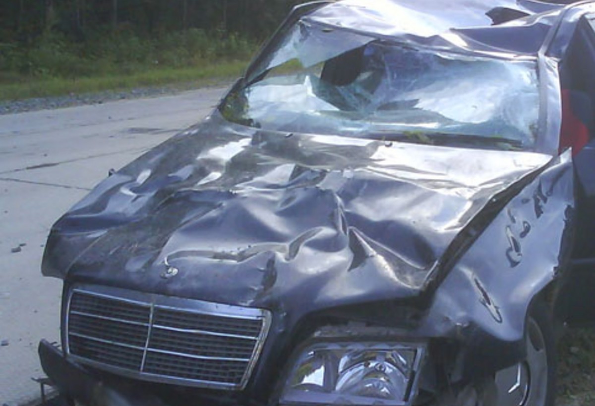 Mercedes və Chevrolet toqquşdu, 5 nəfər xəsarət aldı