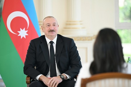 İlham Əliyev: Naxçıvana yolun tikintisini amerikalı investorlar həyata keçirə bilər