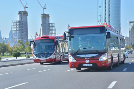 Bakıda avtobuslarda gedişhaqqı 2 dəfə artırılır?