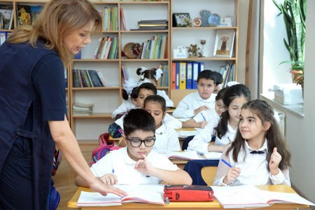 Ümumtəhsil müəssisələrində yeni dərsliklər tədris olunacaq