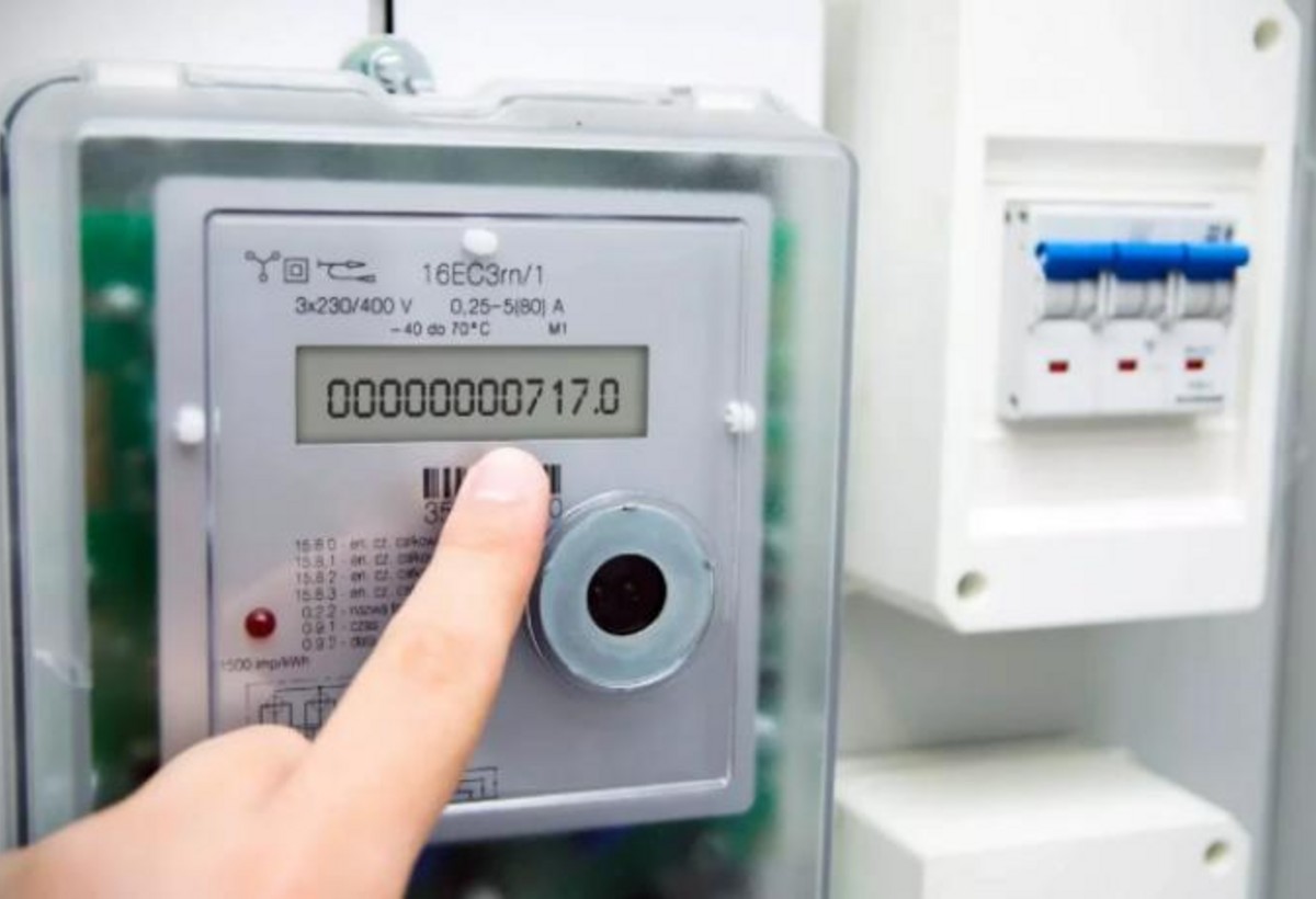 Elektrik sayğacını dəyişən kimi işıq pulu 5 dəfə çox yazmağa başladı - VİDEO