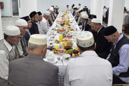 Azərbaycanın daha bir rayonunda dəbdəbəli yas mərasimlərinin ləğvi müzakirə olunur