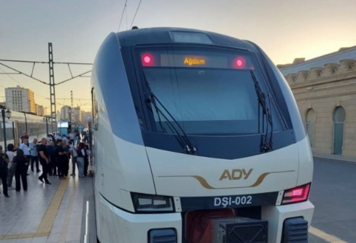 Hörmətli sərnişinlər, Bakı-Ağdam qatarı yola düşür... - REPORTAJ