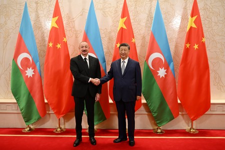 Tiencin şəhərində Azərbaycan Prezidenti İlham Əliyevin Çinin Sədri Si Cinpin ilə görüşü olub