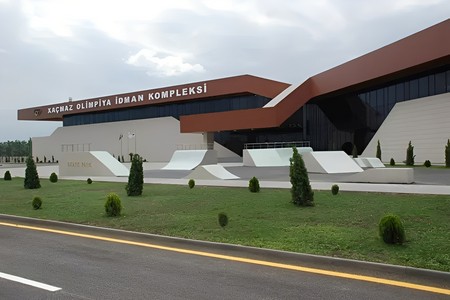 Xaçmaz Olimpiya İdman Kompleksinin yaxınlığında yanğın baş verib - FOTO