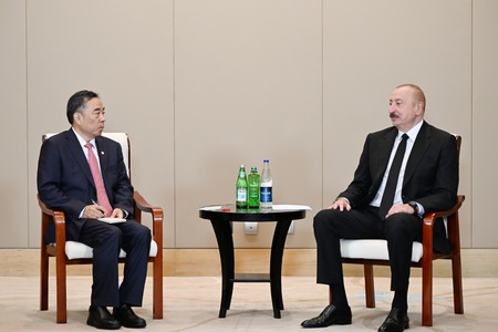 Prezident İlham Əliyev Tiencin şəhərində “CCCC” şirkətinin sədri ilə görüşüb