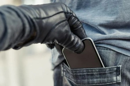 Telefon oğruları saxlanıldılar