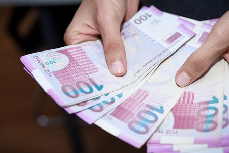 Bu təqaüdlər 450 manata qədər artırılır