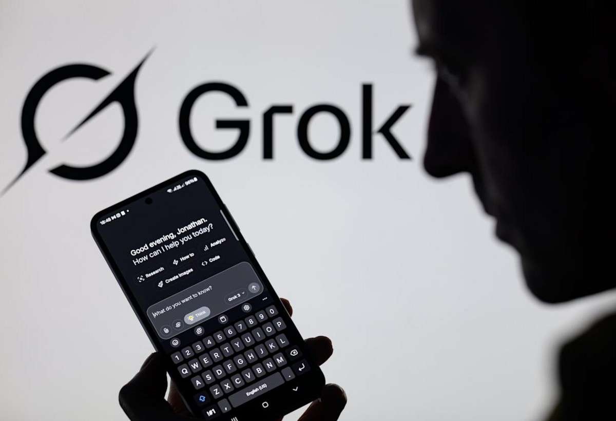 X-in Grok qalmaqalı: 370 mindən çox şəxsi söhbət Googleda ifşa olundu