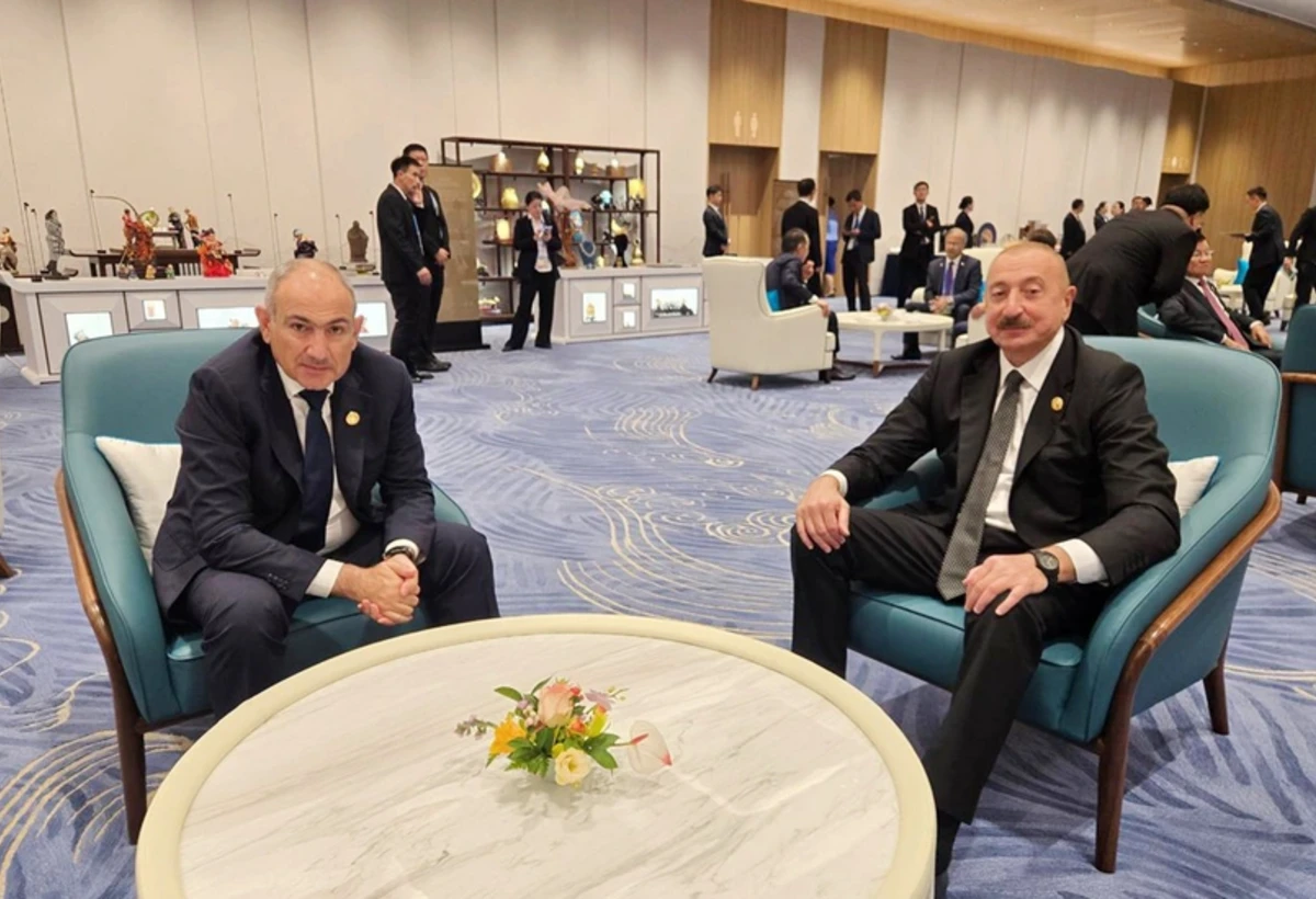 Prezident İlham Əliyevin Ermənistanın baş naziri Nikol Paşinyan ilə görüşü olub