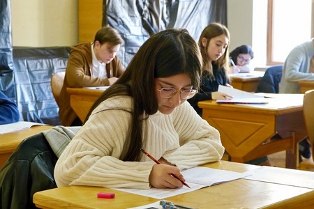 Buraxılış imtahanlarında iştirak etməyən 400-dən çox şəxs yenidən imtahan verəcək