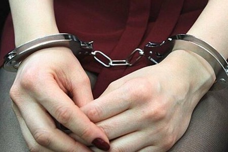 Bakıda evdən 16000 manatlıq qızıl oğurlayan qadın SAXLANILDI