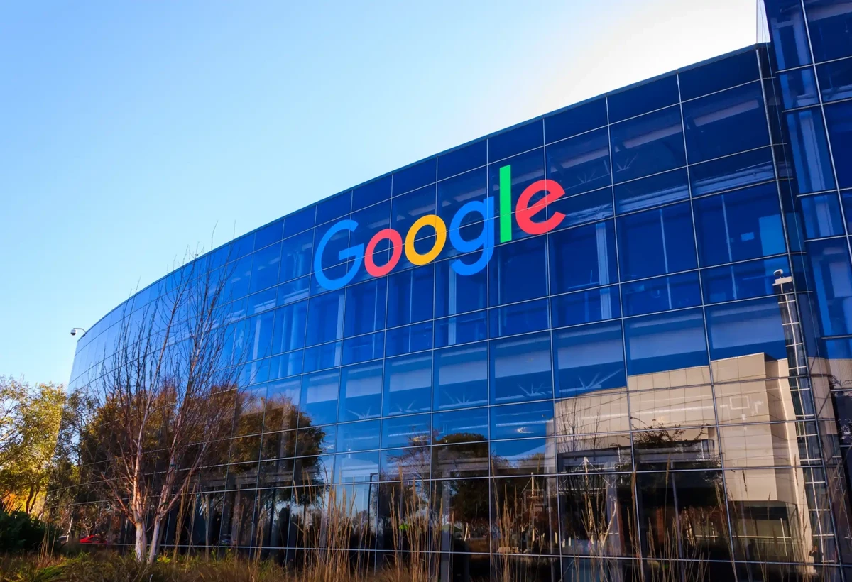 Süni zəkanın qiyməti: Google net-sıfır vədini saytından sildi