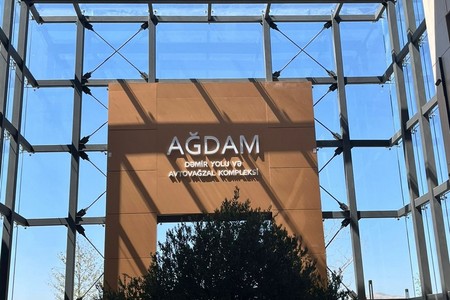 Ağdam Dəmiryol Vağzalında kassir işləmiş şəxs: Bilet sataraq yola saldığım sərnişinlərlə birgə Ağdama qayıdırıq